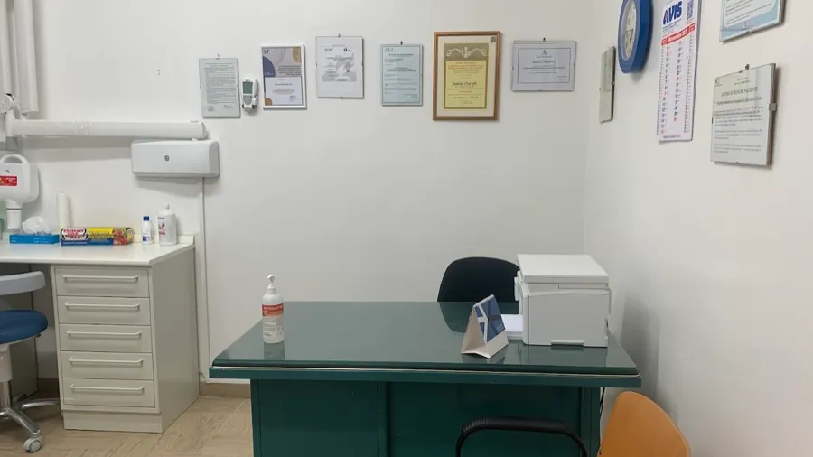 Studio della Dott.ssa Mariotti con attestati e diplomi